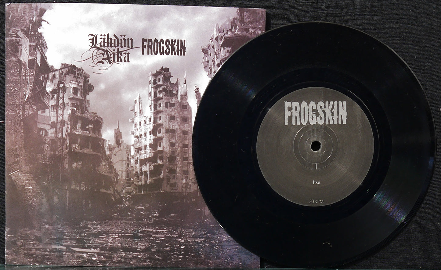 FROGSKIN / LAHDON AIKA - Split 7"