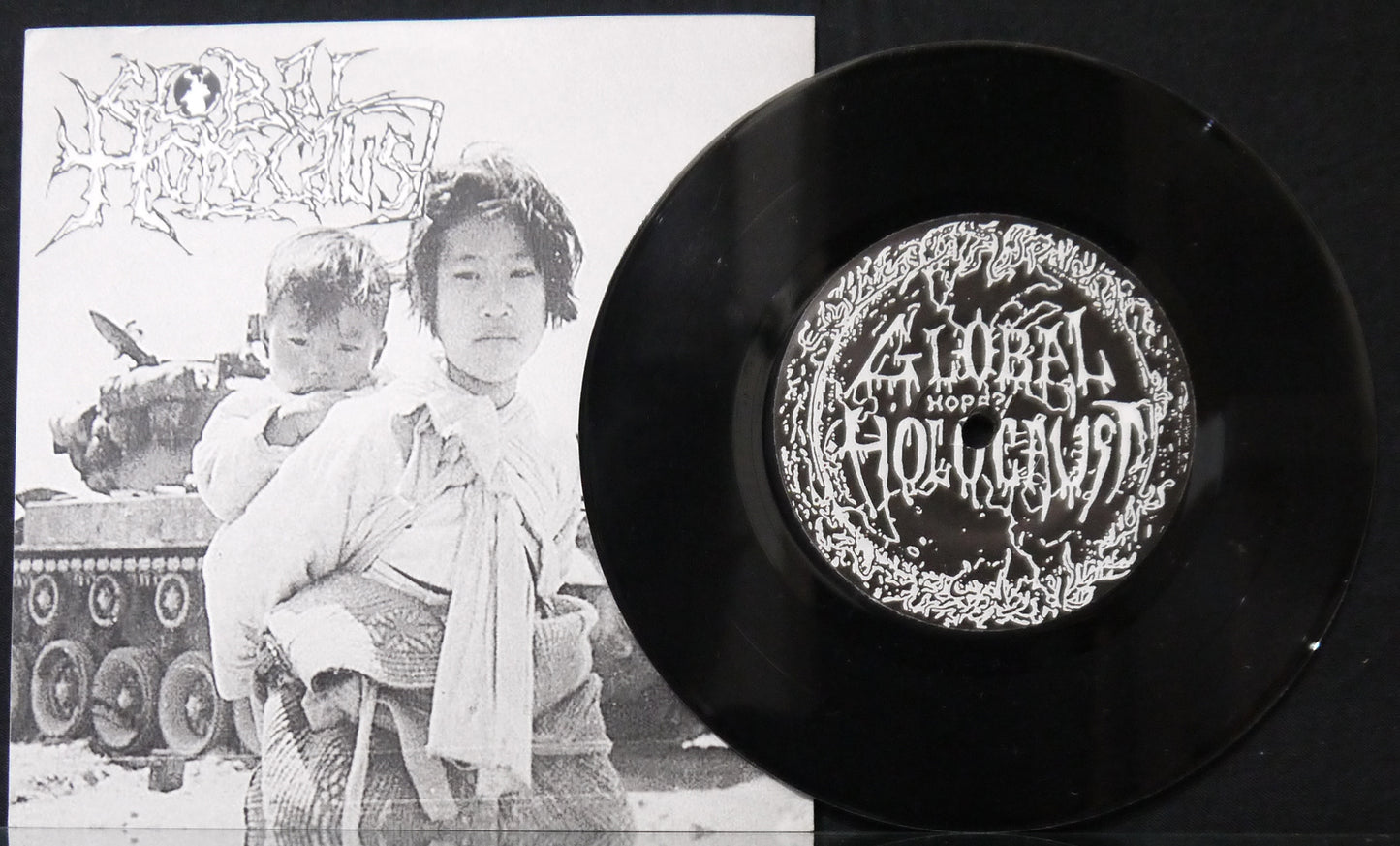 GLOBAL HOLOCAUST / DEHUMANIZED EARTH - Split 7"