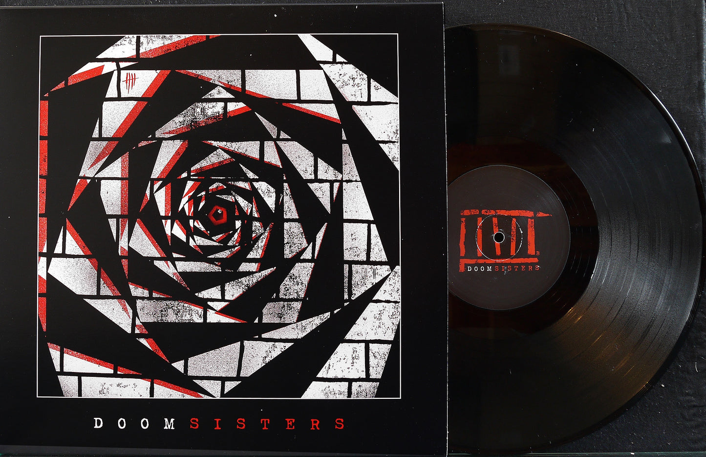 DOOMSISTERS - Combattre Leur Idée de L'ordre 12"