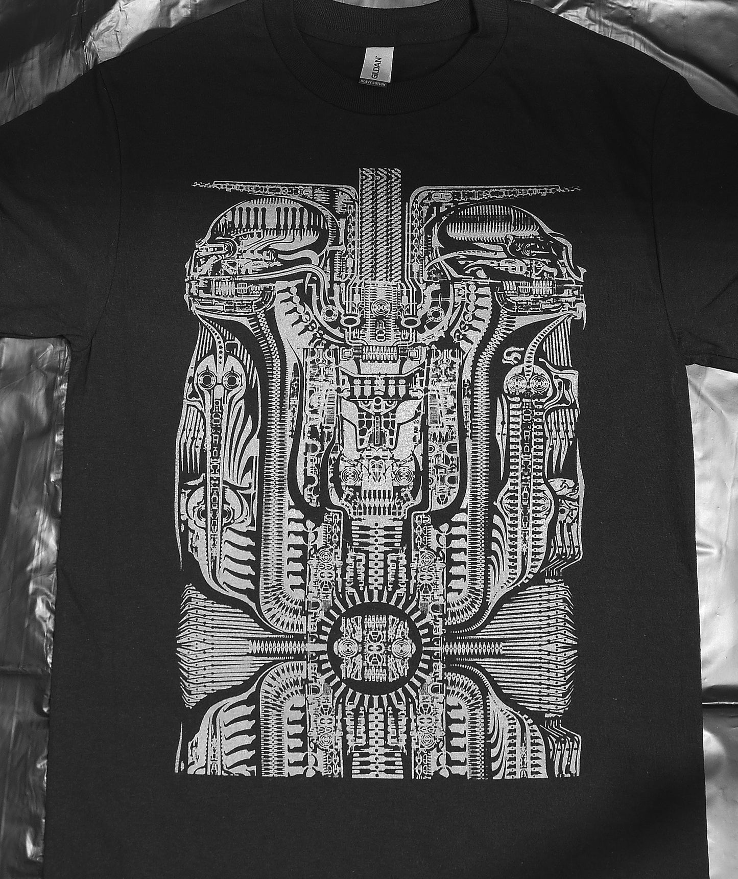 H.R. Giger Tarot Design - T-shirt
